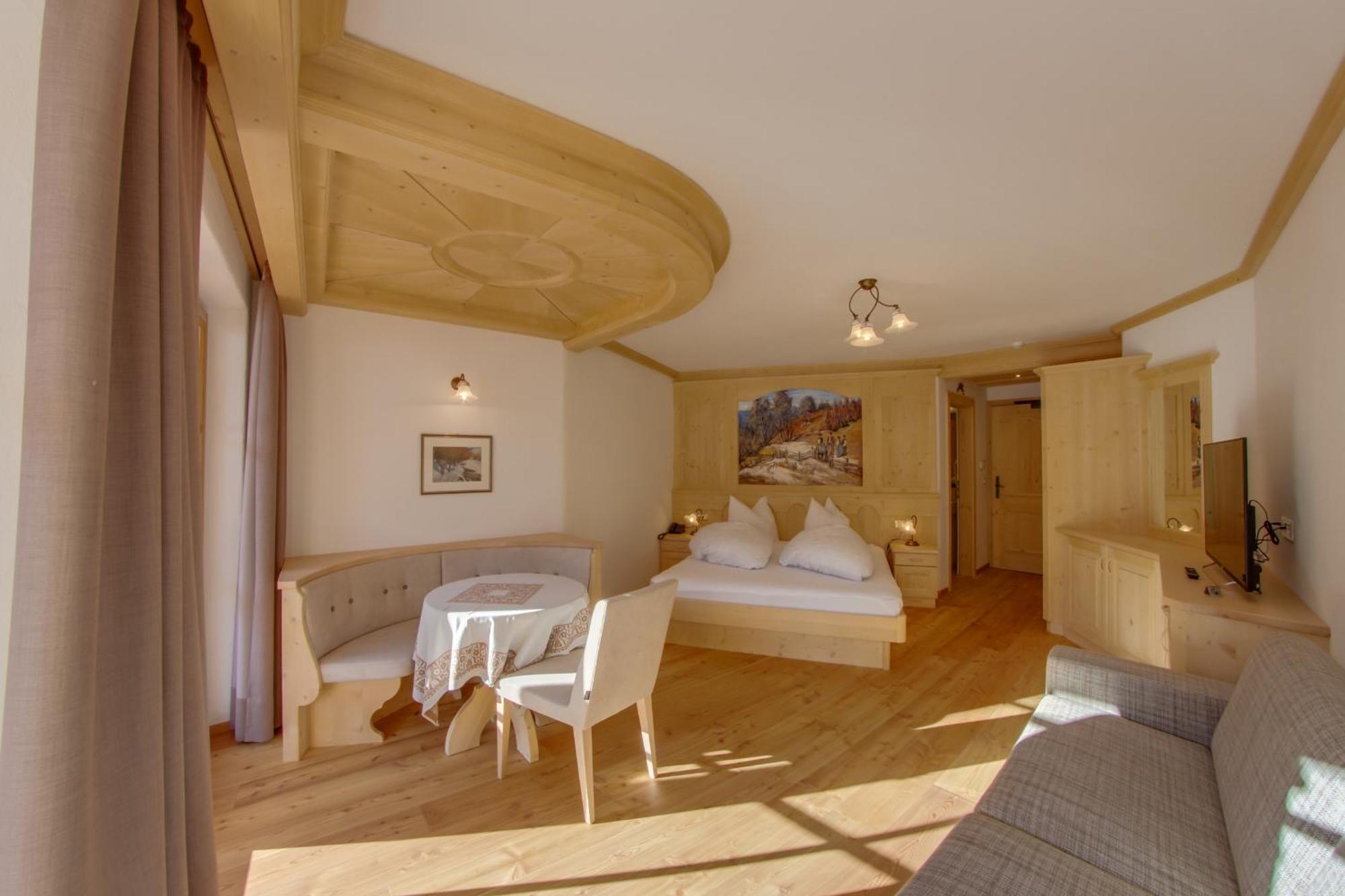 Dorfhotel Beludei Santa Cristina Val Gardena Bilik gambar